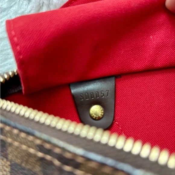 Louis Vuitton Damier Ebene Speedy 25 Bag - Picture 13 of 16